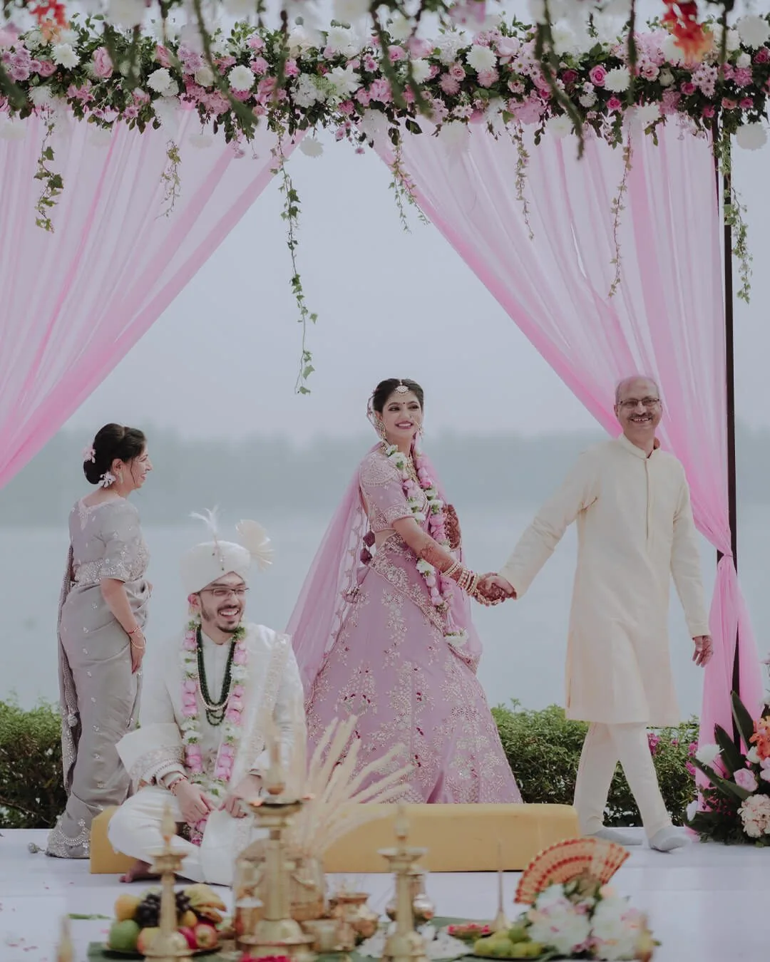 PRIYANKA & VIVEK — wedding story hero